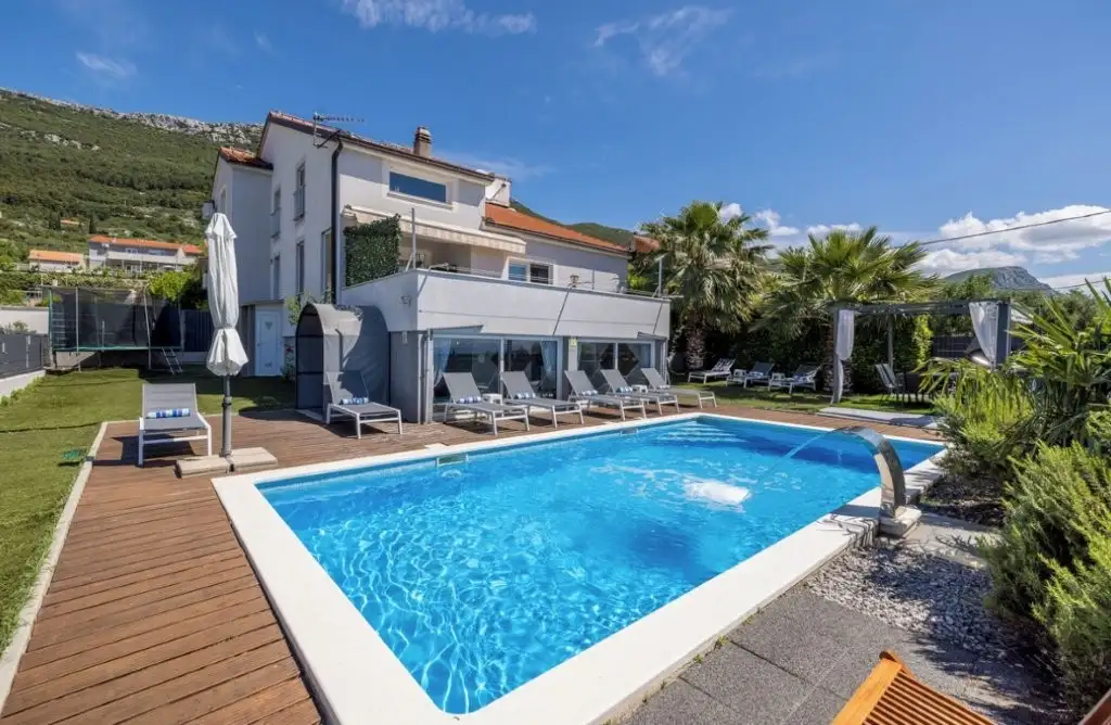 Villa 386m² in Croatia, Split. Priced at 930000€ rent photo-2