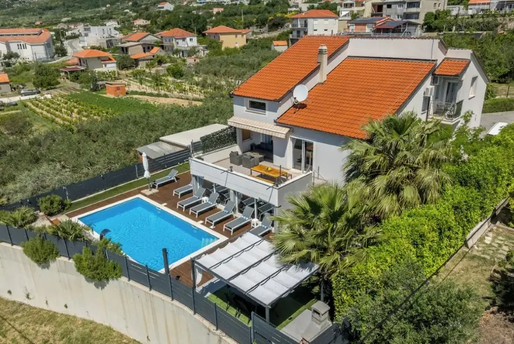 Villa 386m² in Croatia, Split. Priced at 930000€ rent photo-3