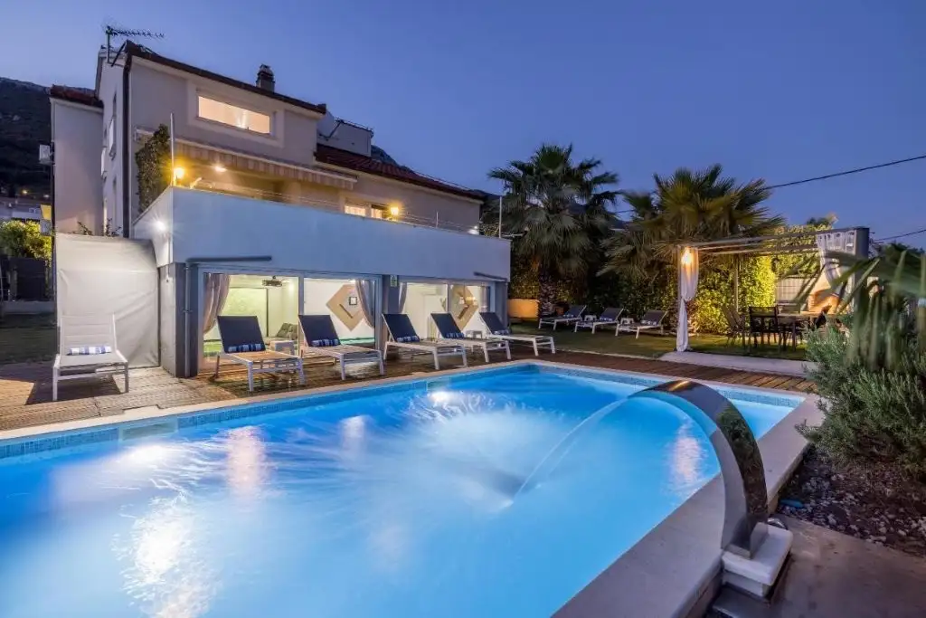 Villa 386m² in Croatia, Split. Priced at 930000€ rent photo-5