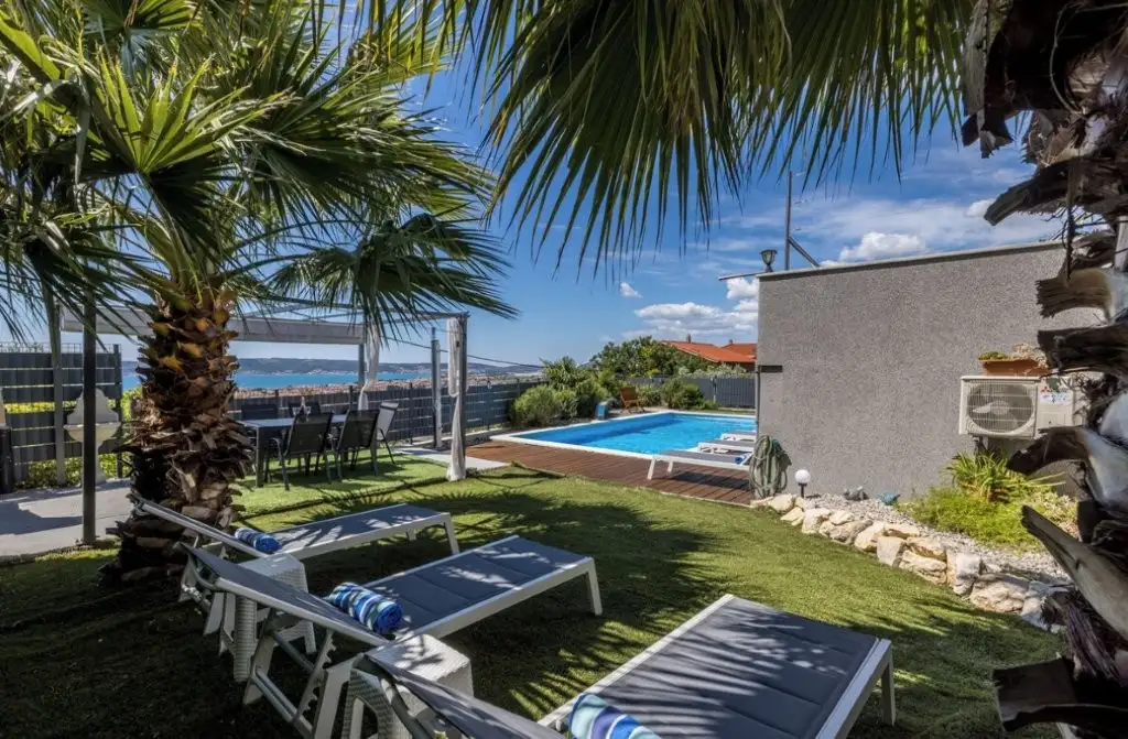 Villa 386m² in Croatia, Split. Priced at 930000€ rent photo-6