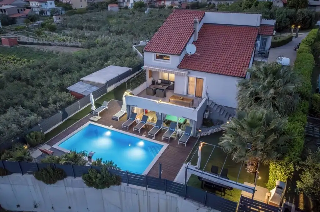 Villa 386m² in Croatia, Split. Priced at 930000€ rent photo-7