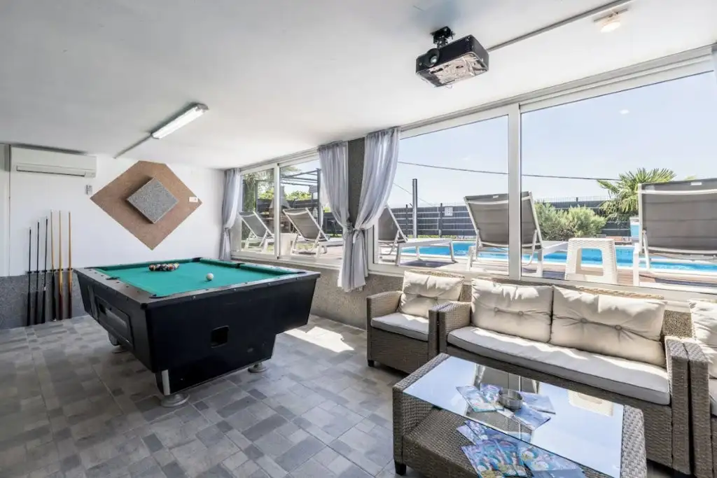 Villa 386m² in Croatia, Split. Priced at 930000€ rent photo-15