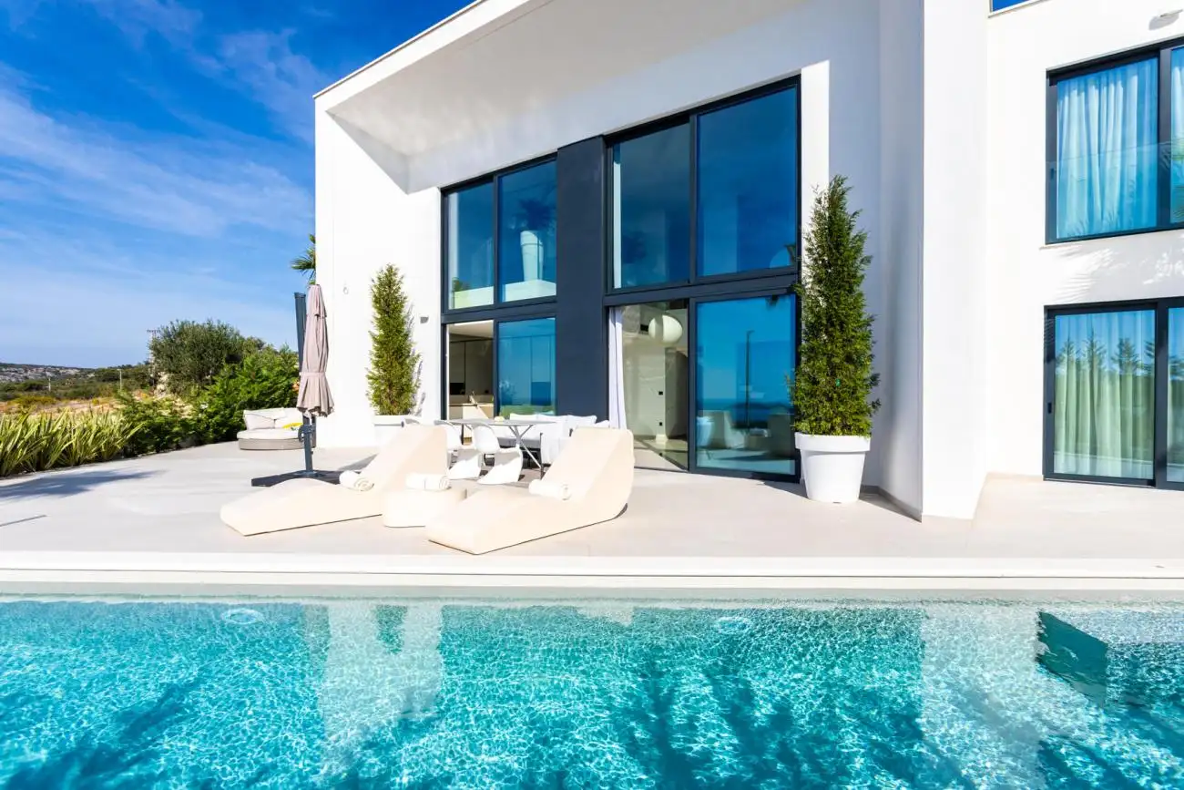 Villa 310m² in Croatia, Primosten. Priced at 2000000€ rent photo-4