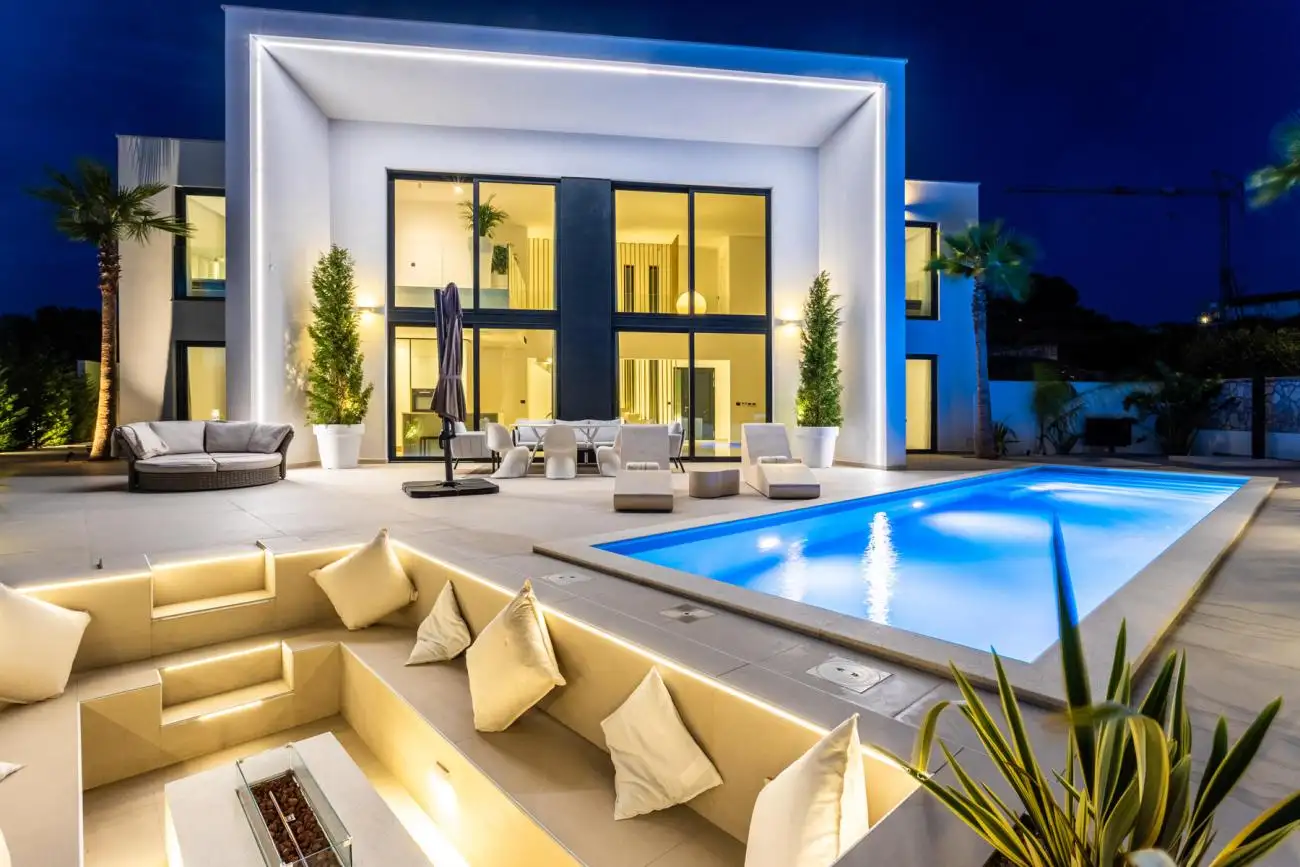 Villa 310m² in Croatia, Primosten. Priced at 2000000€ rent photo-24