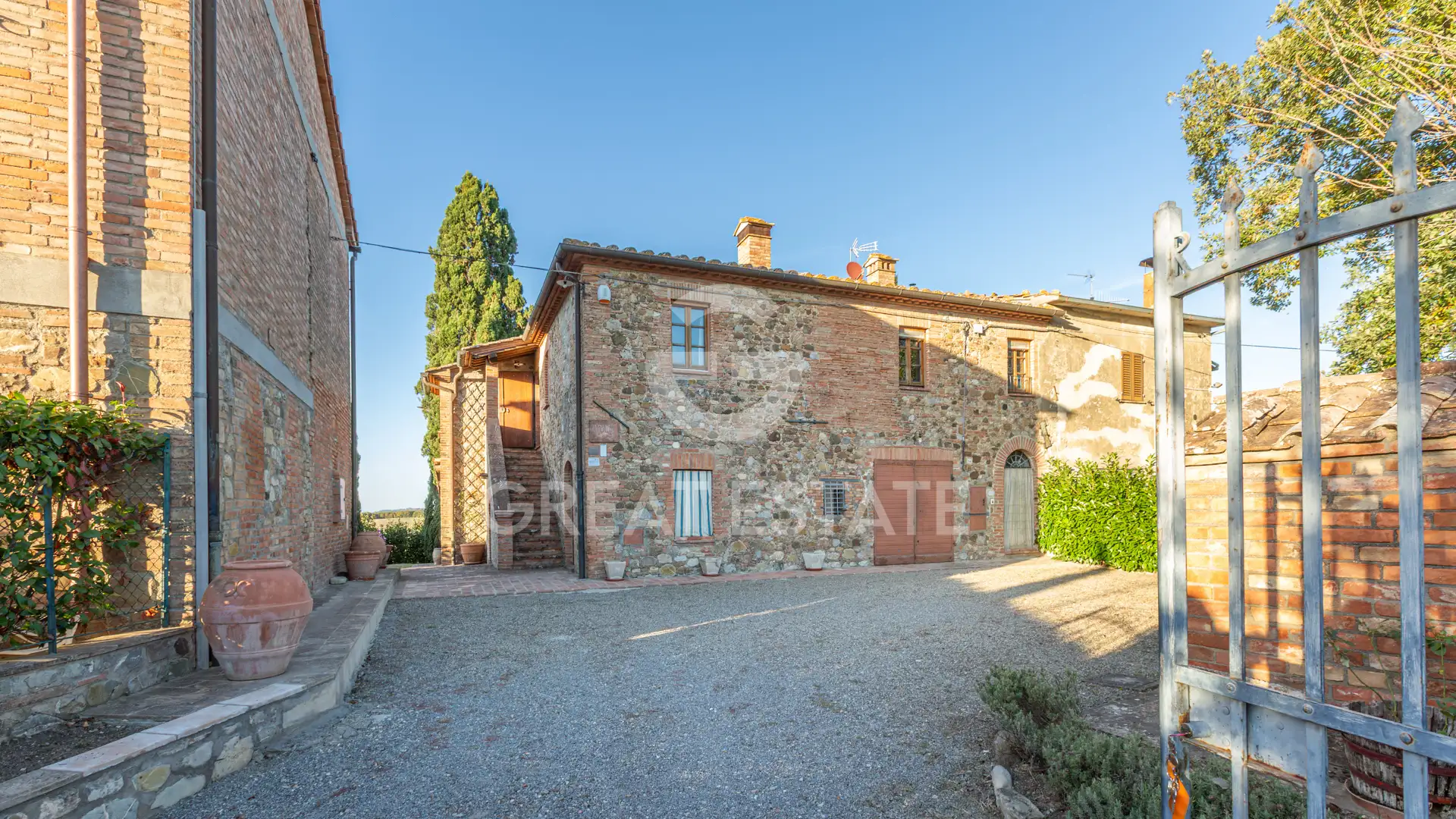House 358m² in Italy, Perugia. Priced at 320000€ rent photo-10