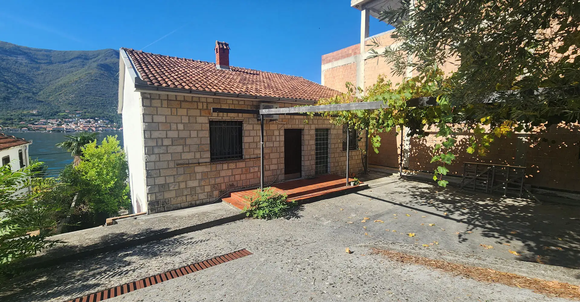 House 175m² in Montenegro, Kotor. Priced at 950000€ rent photo-1