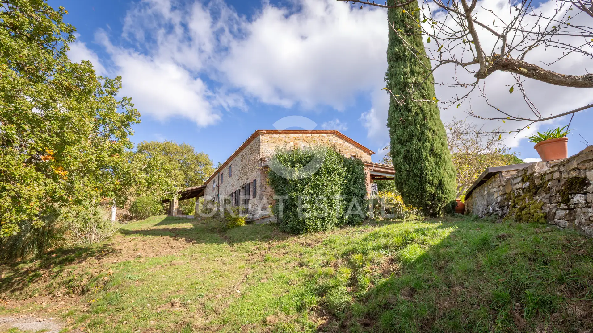 House 550m² in Italy, Terney. Priced at 990000€ rent photo-12