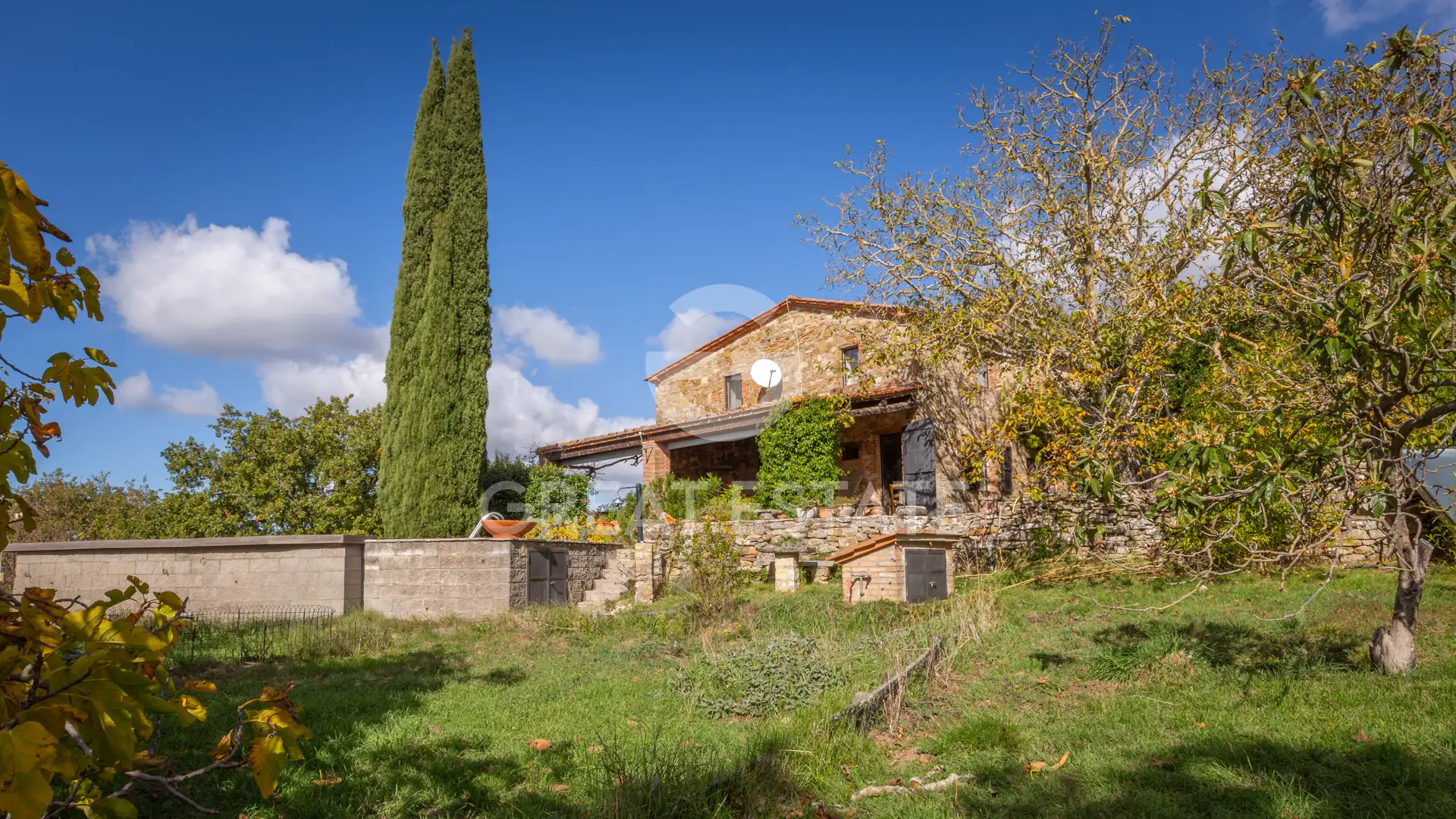 House 550m² in Italy, Terney. Priced at 990000€ rent photo-13