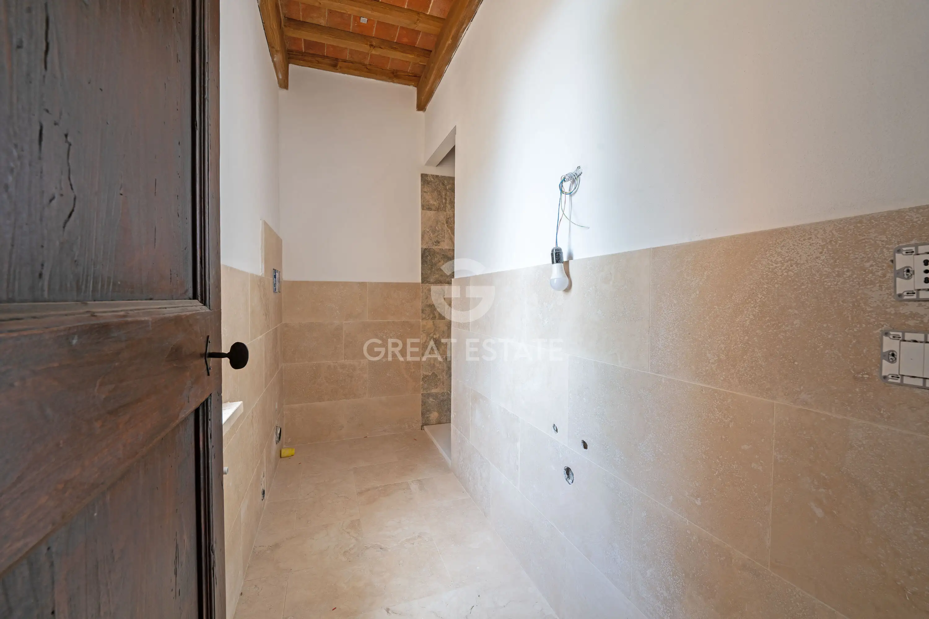 House 206m² in Italy, Siena. Priced at 500000€ rent photo-13