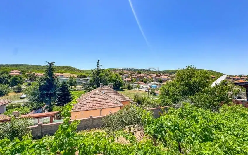 House 142m² in Bulgaria, Sredets. Priced at 150000€ rent photo-5