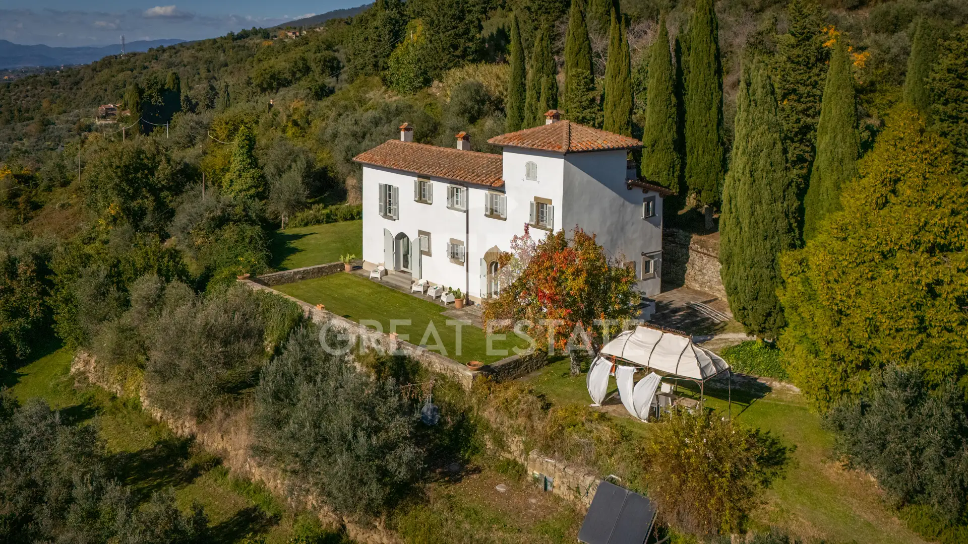 House 346m² in Italy, Arezzo. Priced at 1495000€ rent photo-2