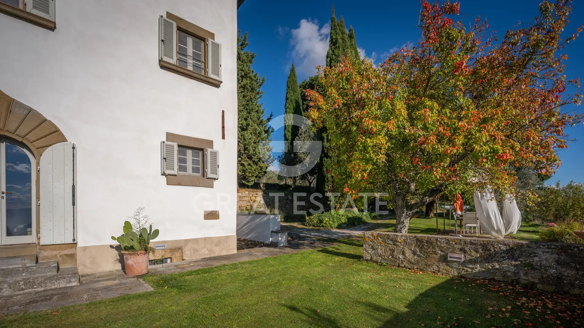 House 346m² in Italy, Arezzo. Priced at 1495000€ rent photo-8