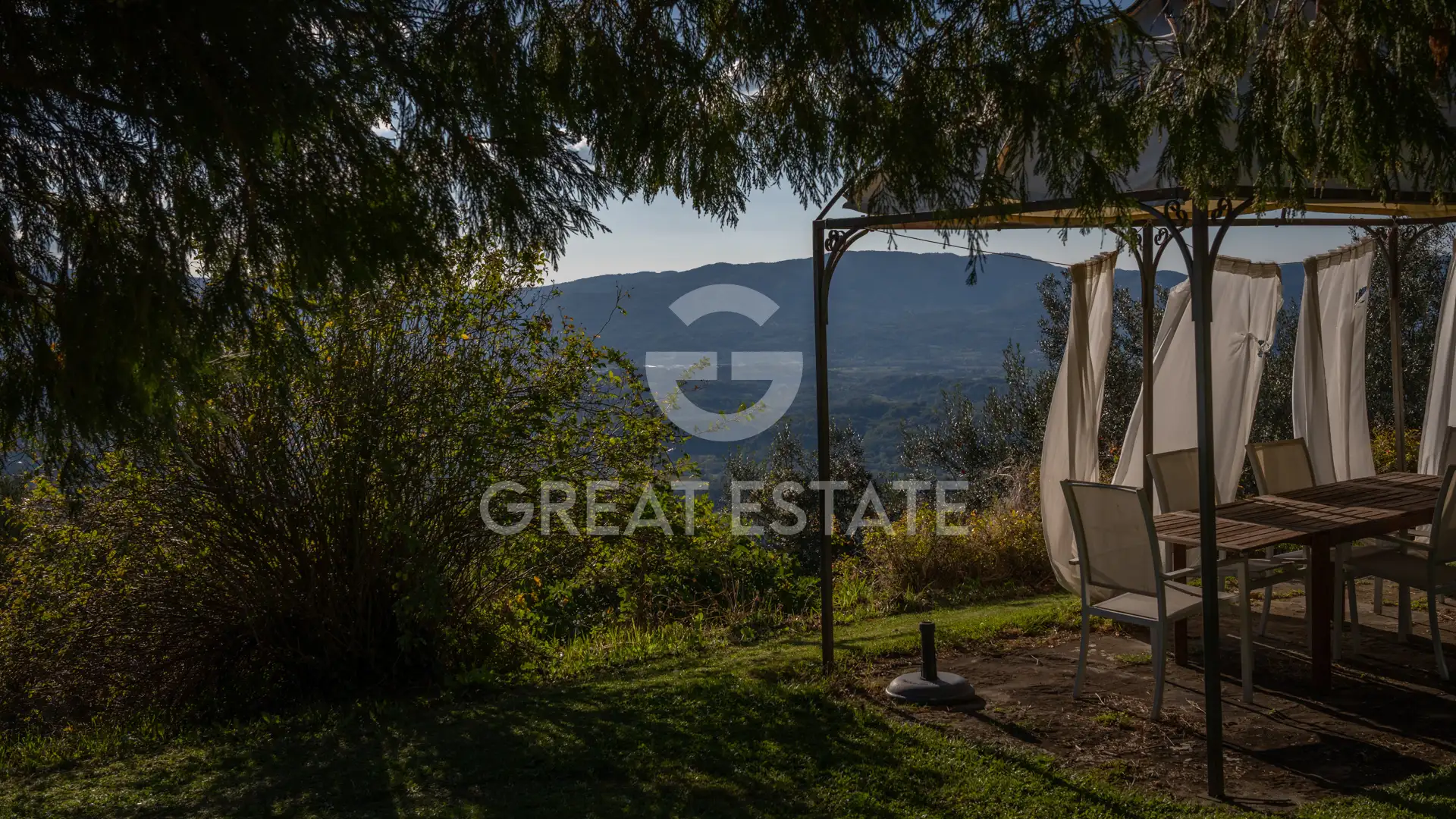 House 346m² in Italy, Arezzo. Priced at 1495000€ rent photo-13