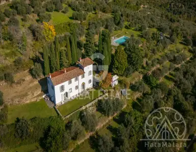 Buy in Italy for 1495000€