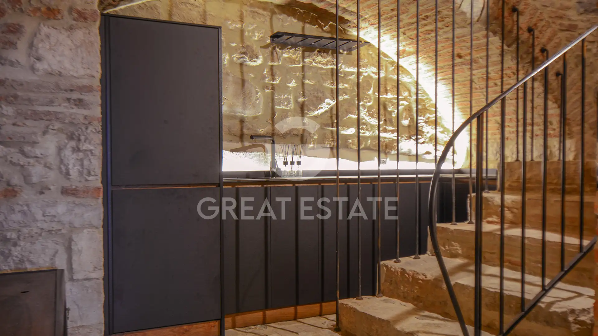 Flat 230m² in Italy, Perugia. Priced at 405000€ rent photo-7