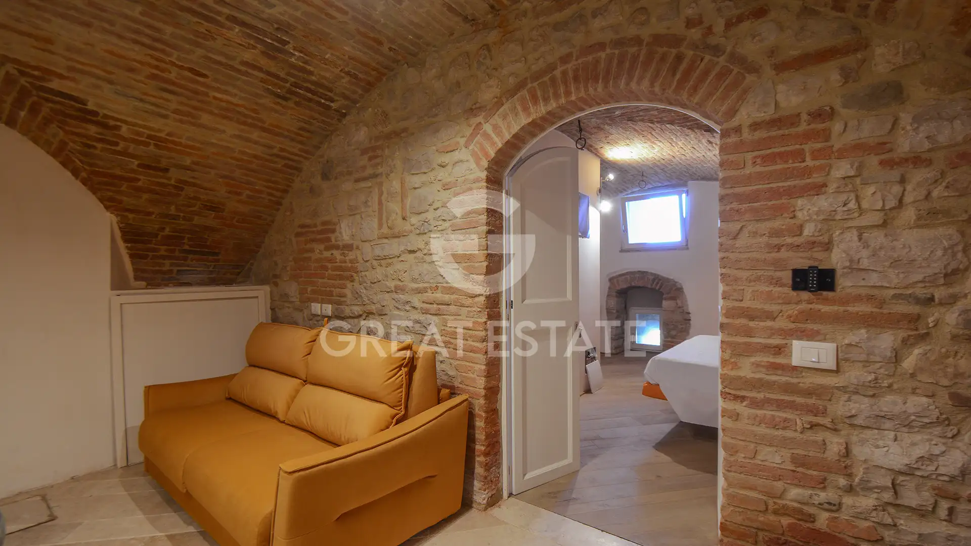 Flat 230m² in Italy, Perugia. Priced at 405000€ rent photo-8