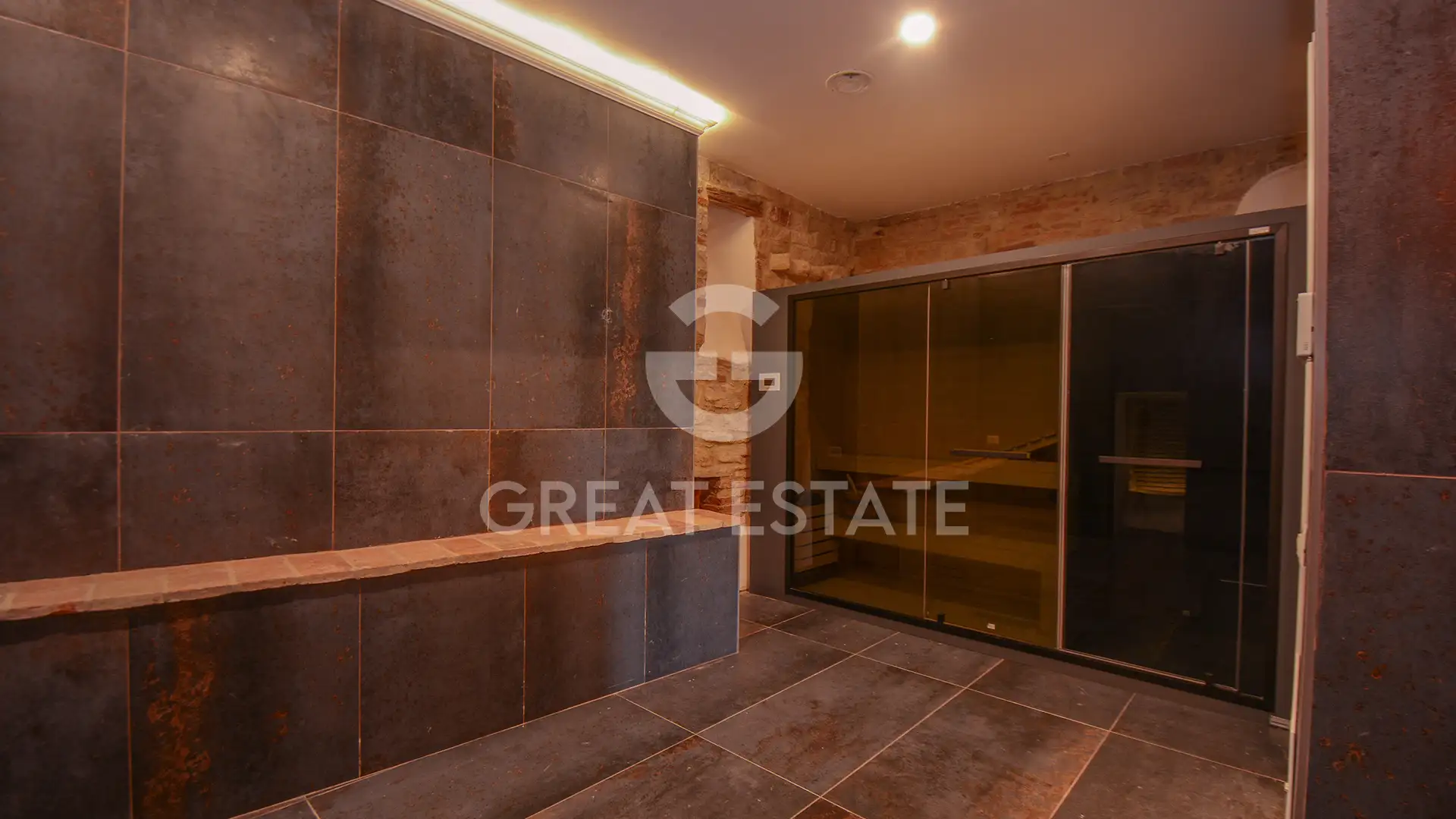Flat 230m² in Italy, Perugia. Priced at 405000€ rent photo-12