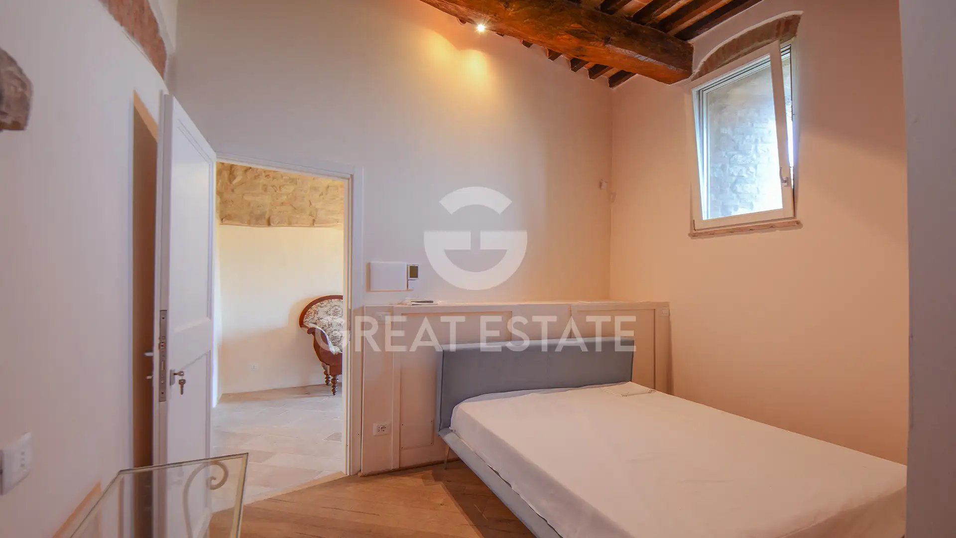 Flat 230m² in Italy, Perugia. Priced at 405000€ rent photo-14