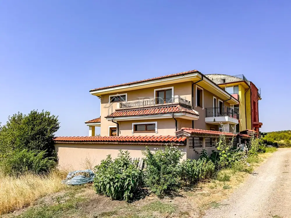 House 250m² in Bulgaria, Sveti Vlas. Priced at 598000€ rent photo-7