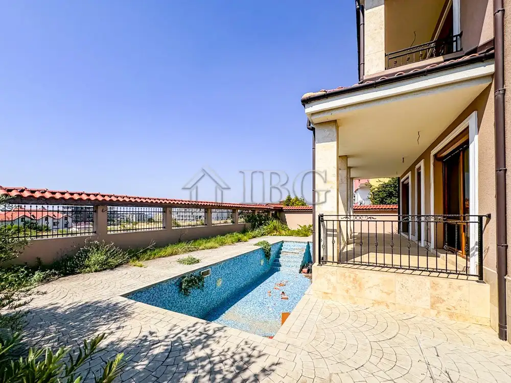 House 250m² in Bulgaria, Sveti Vlas. Priced at 598000€ rent photo-8