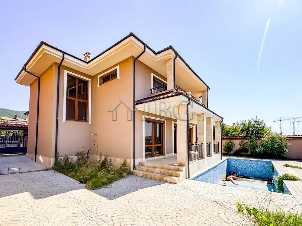 House 250m² in Bulgaria, Sveti Vlas. Priced at 598000€ rent photo-9