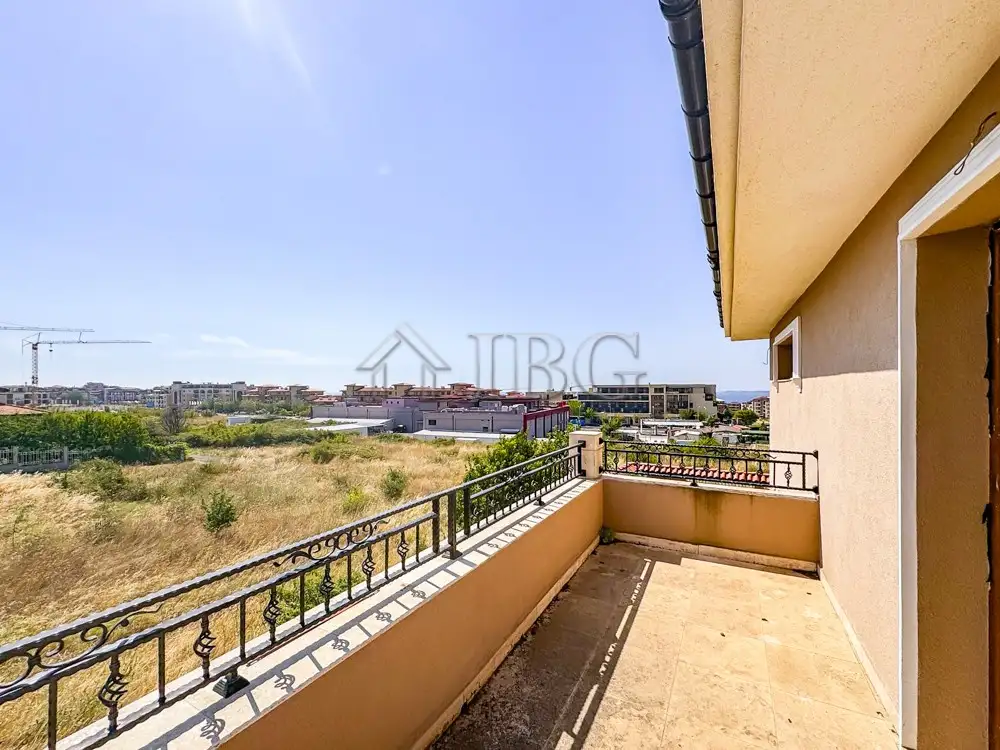 House 250m² in Bulgaria, Sveti Vlas. Priced at 598000€ rent photo-12