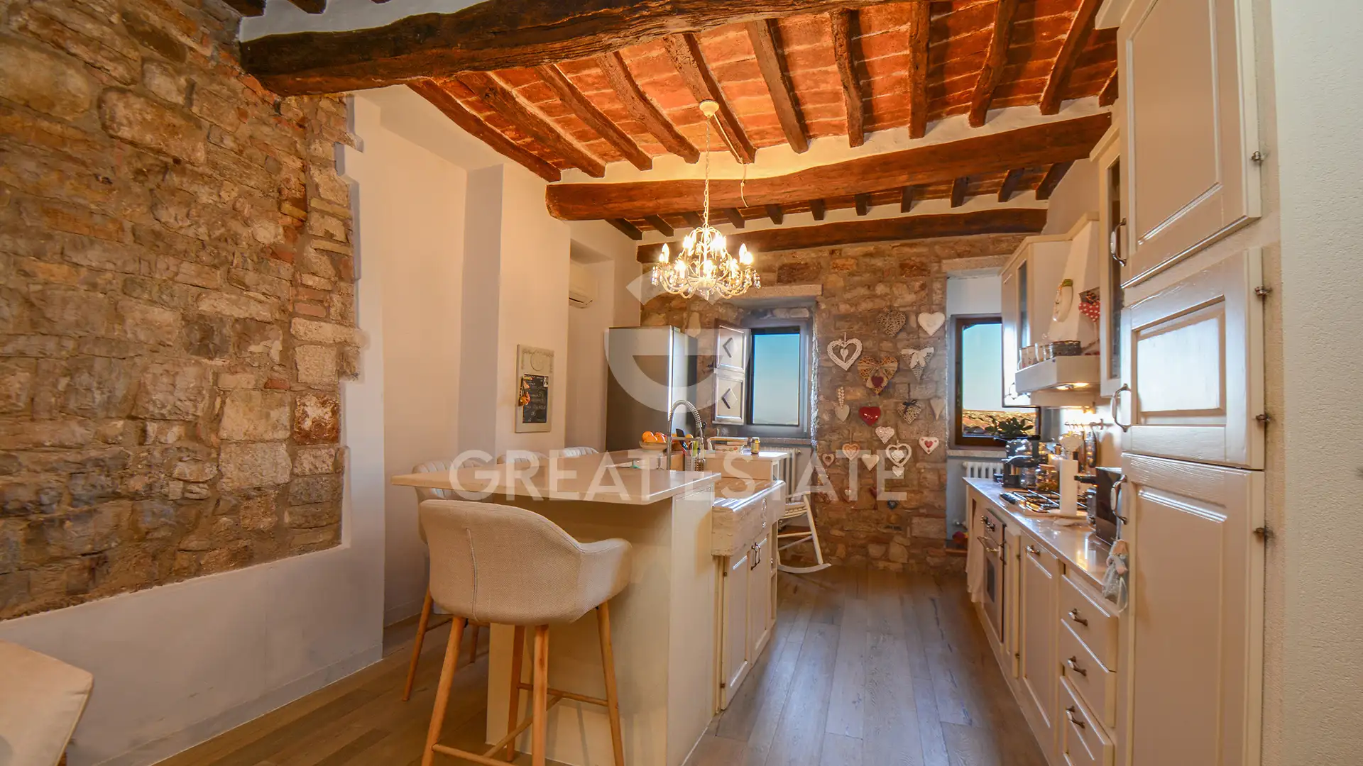 Flat 260m² in Italy, Perugia. Priced at 425000€ rent photo-4