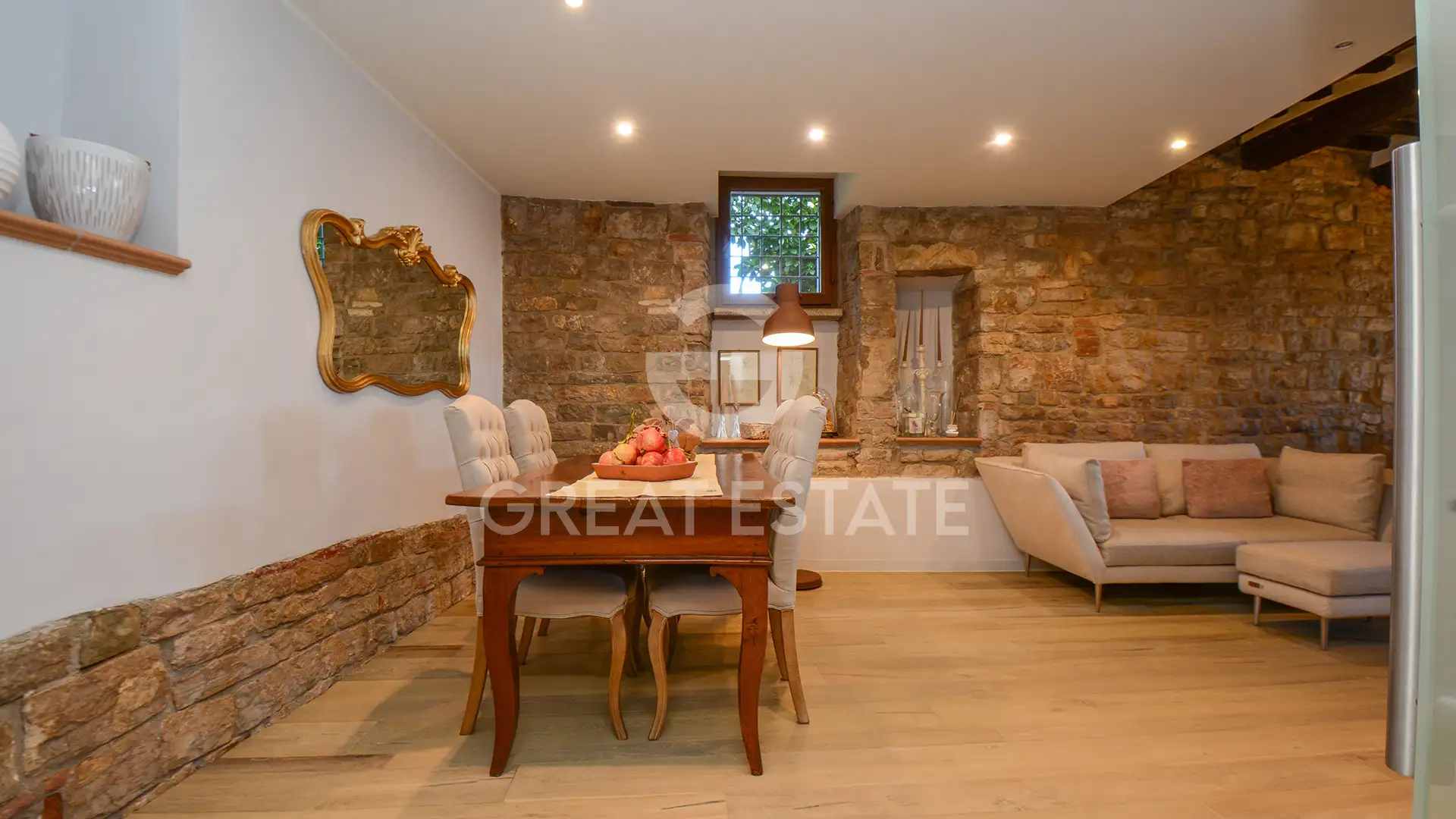 Flat 260m² in Italy, Perugia. Priced at 425000€ rent photo-6