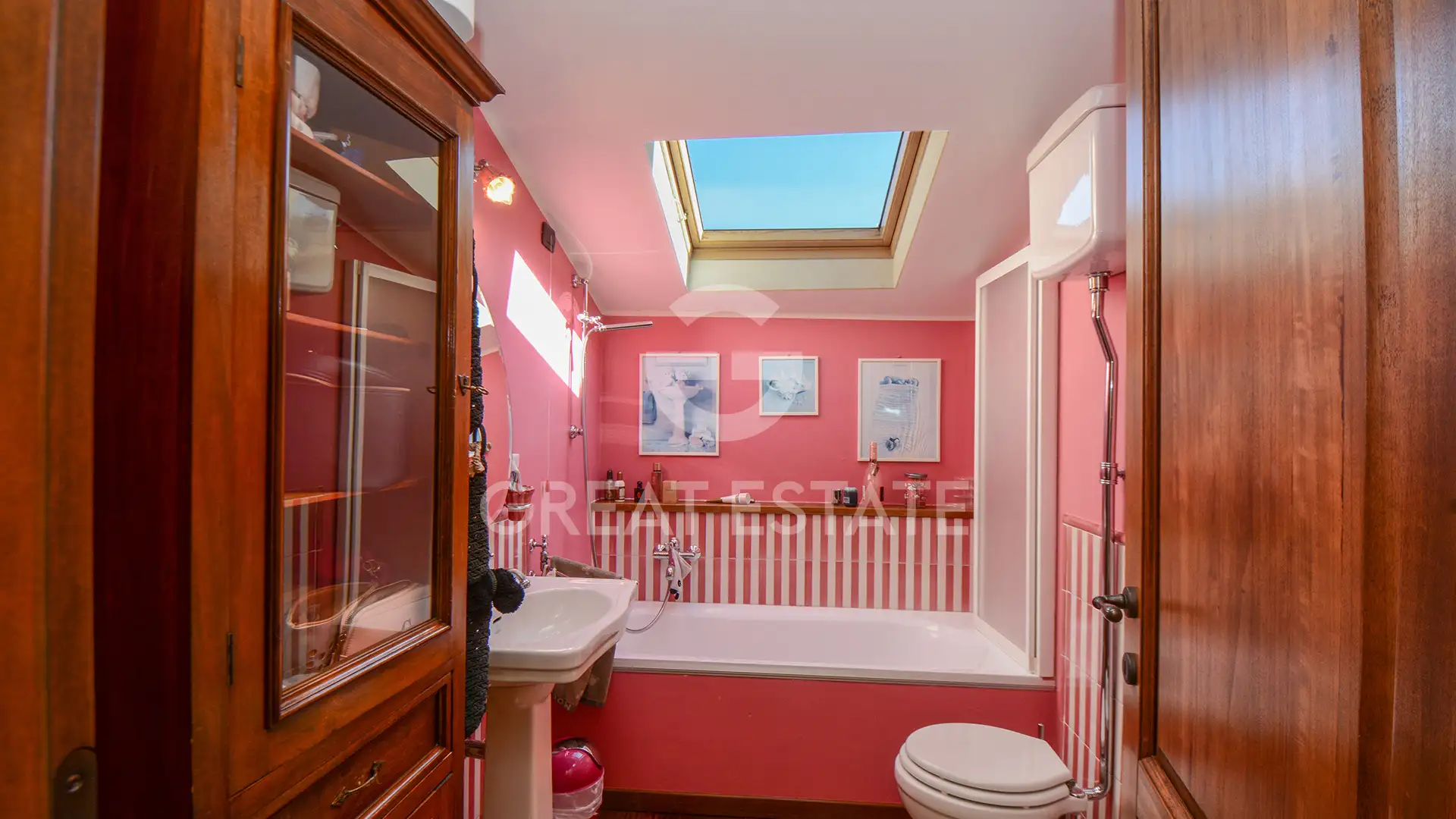 Flat 260m² in Italy, Perugia. Priced at 425000€ rent photo-10