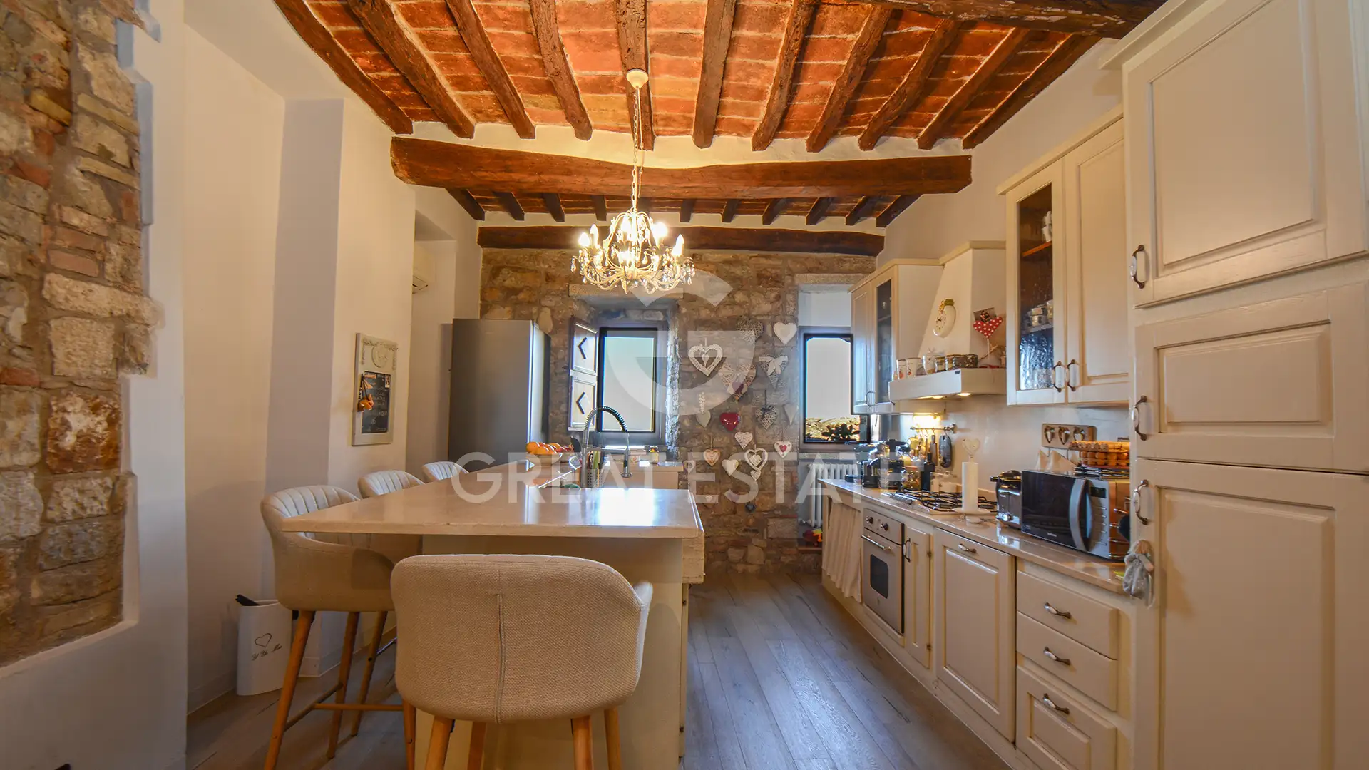 Flat 260m² in Italy, Perugia. Priced at 425000€ rent photo-15