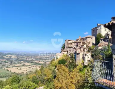 Buy in Italy for 425000€