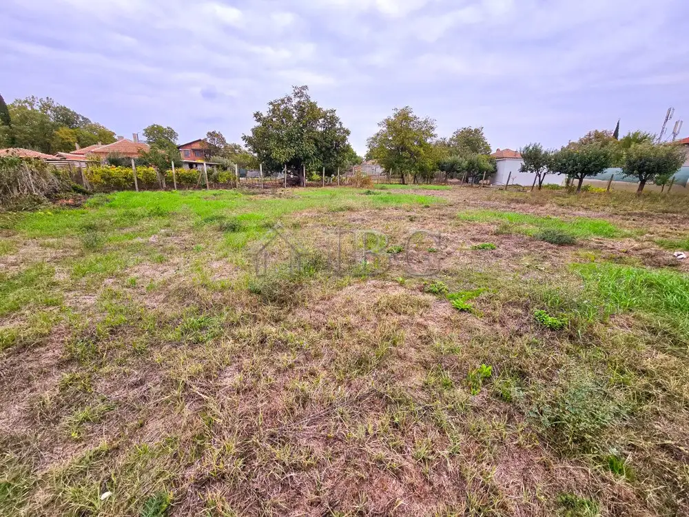 Land 1100m² in Bulgaria, Gyulyovtsa. Priced at 34900€ rent photo-2