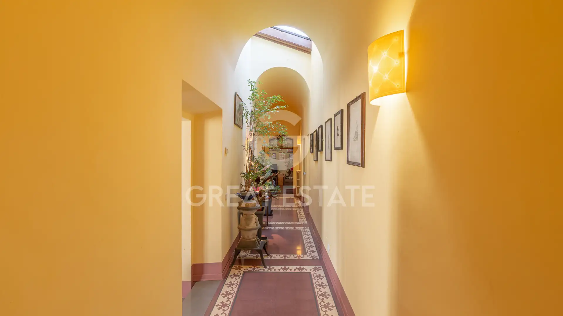 Flat 407m² in Italy, Siena. Priced at 680000€ rent photo-13