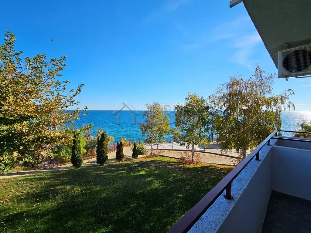 Flat 105m² in Bulgaria, Burgas. Priced at 155950€ rent photo-1