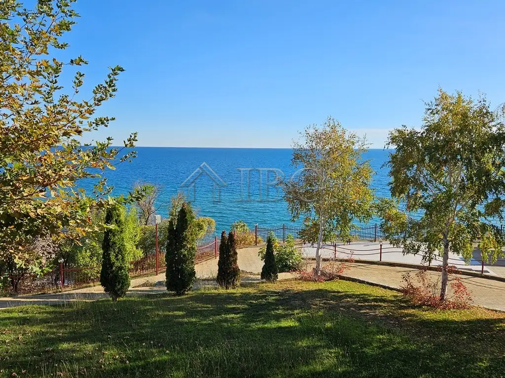 Flat 105m² in Bulgaria, Burgas. Priced at 155950€ rent photo-6