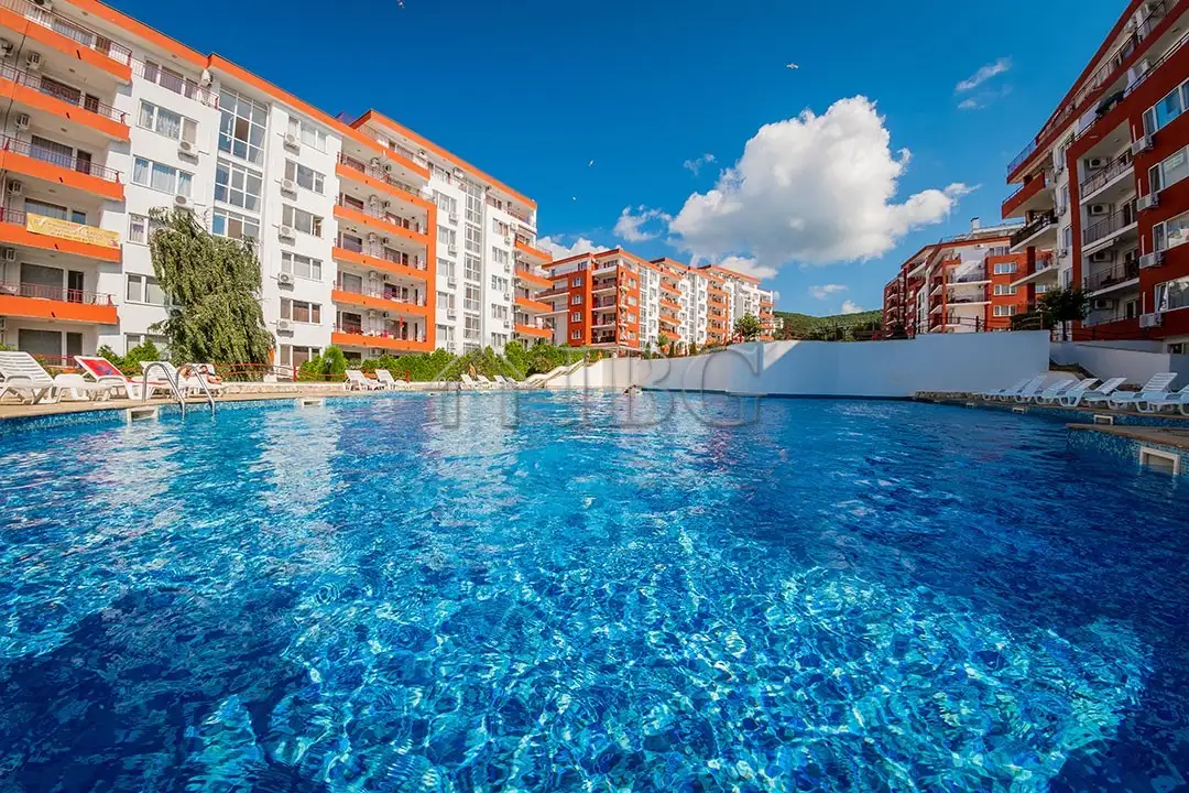 Flat 105m² in Bulgaria, Burgas. Priced at 160950€ rent photo-12