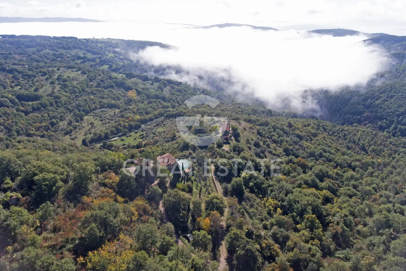 House 605m² in Italy, Perugia. Priced at 2750000€ rent photo-7