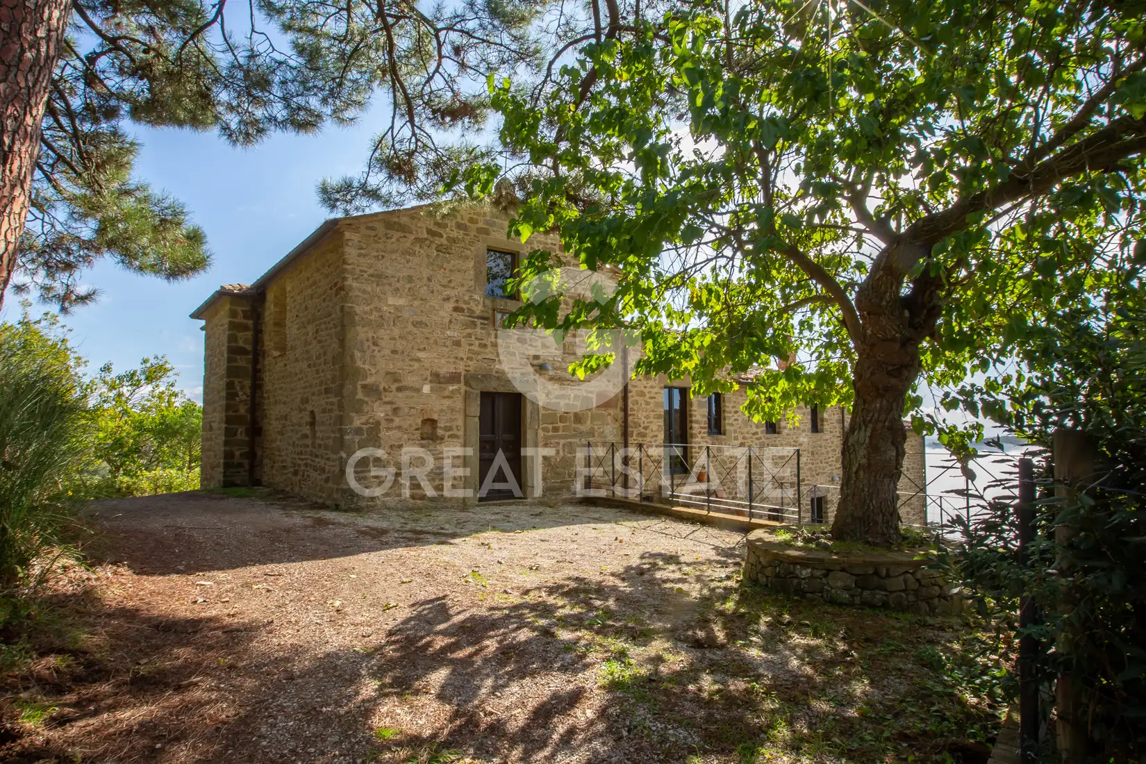 House 605m² in Italy, Perugia. Priced at 2750000€ rent photo-12
