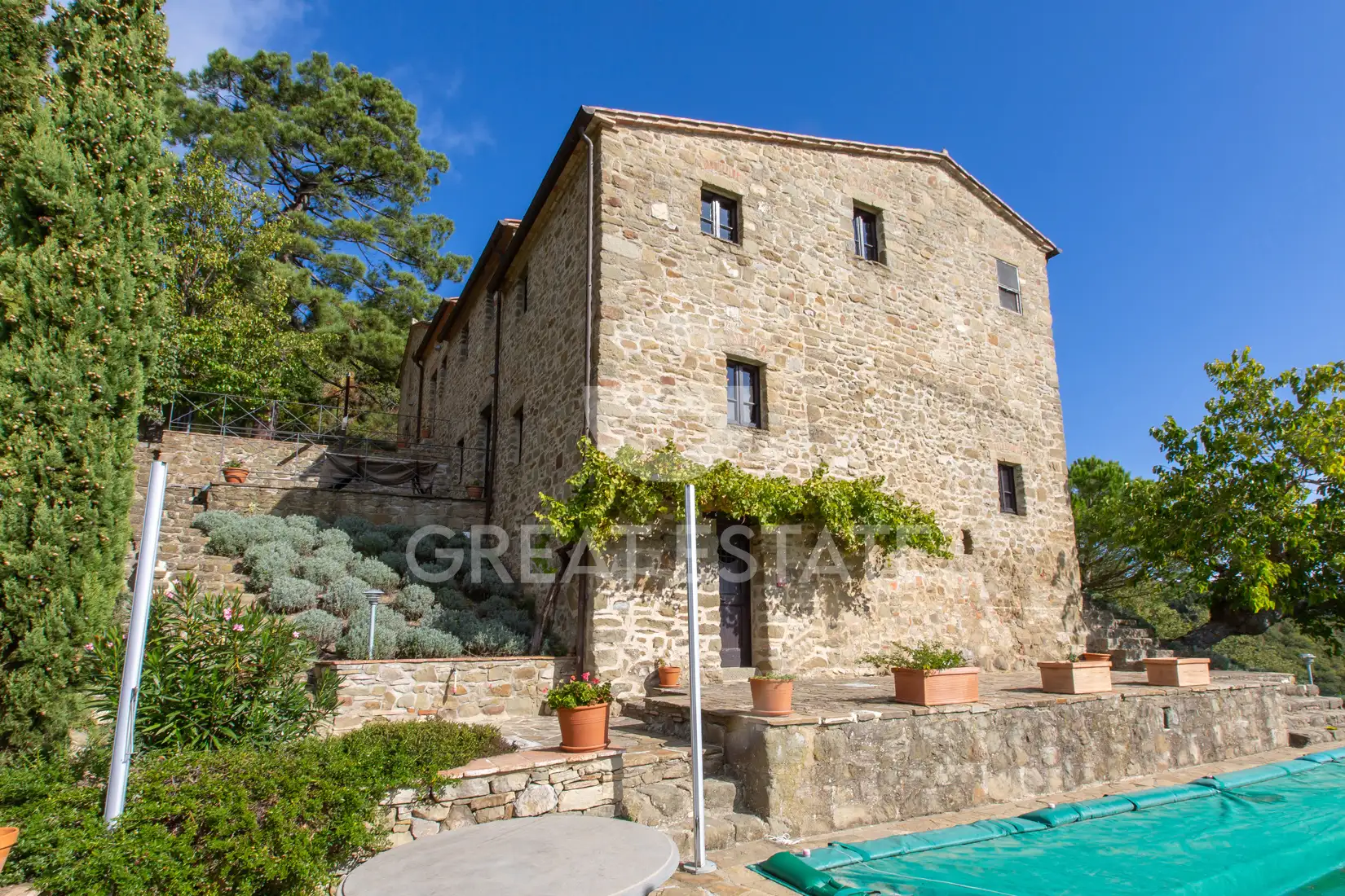 House 605m² in Italy, Perugia. Priced at 2750000€ rent photo-13