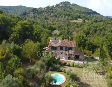 Buy in Italy for 598000€