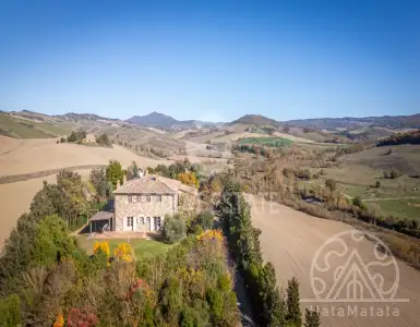 Buy in Italy for 1590000€