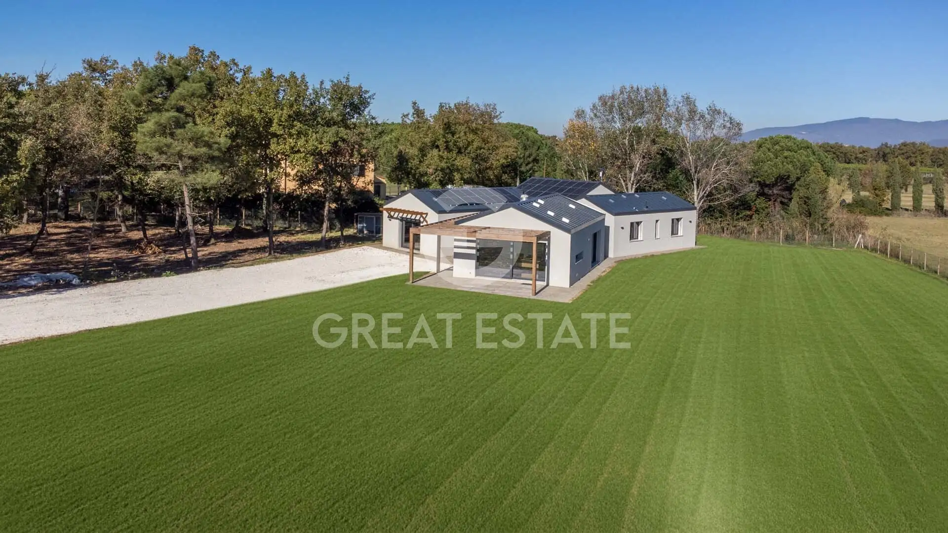 Villa 270m² in Italy, Perugia. Priced at 780000€ rent photo-4