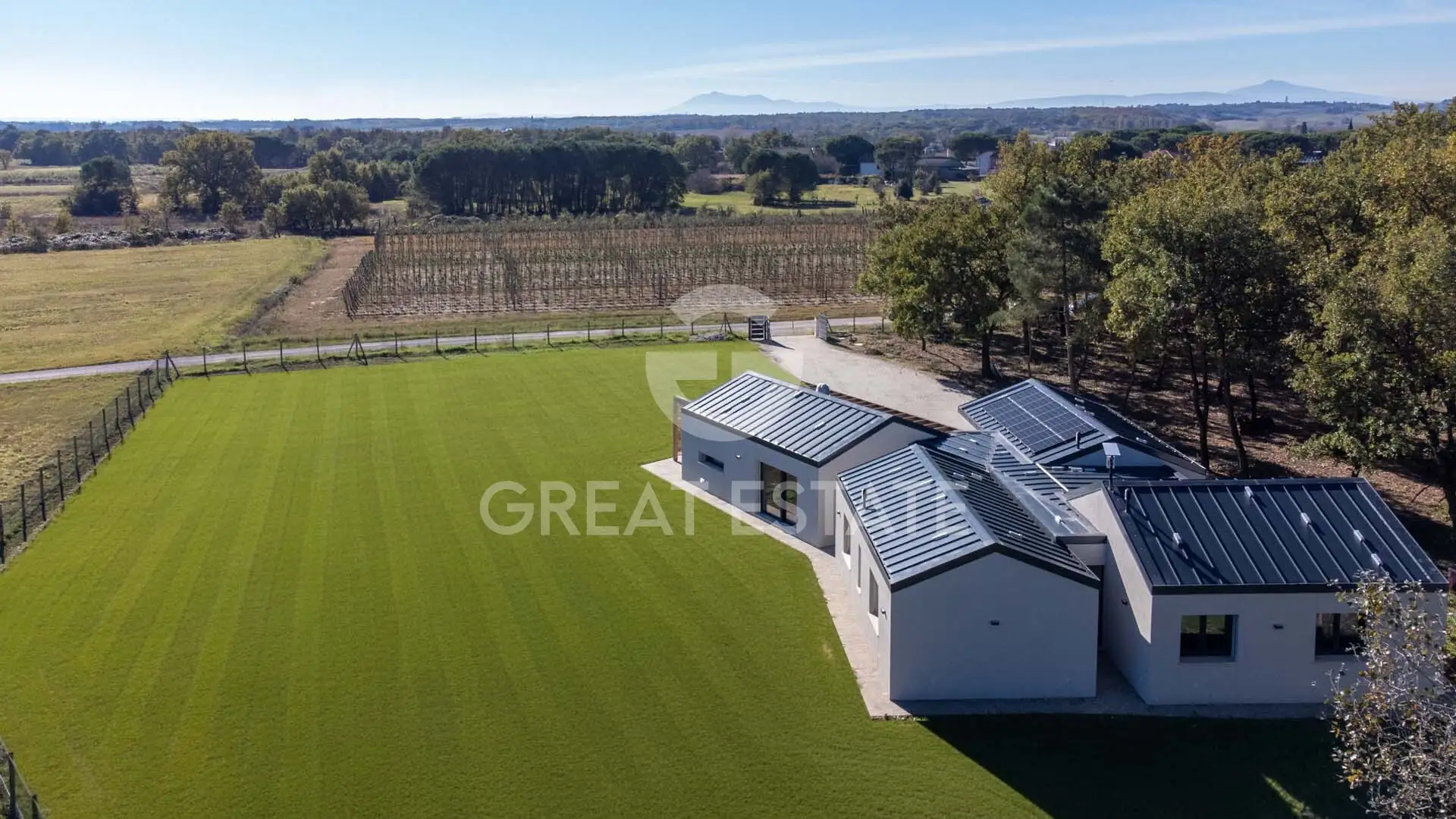 Villa 270m² in Italy, Perugia. Priced at 780000€ rent photo-6