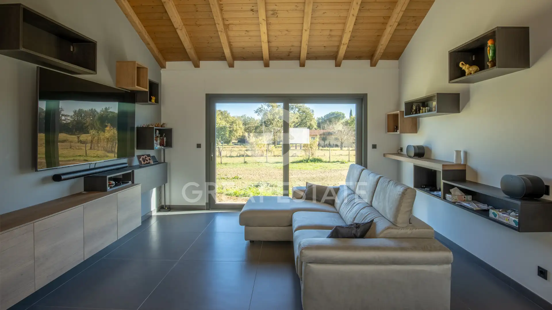 Villa 270m² in Italy, Perugia. Priced at 780000€ rent photo-11