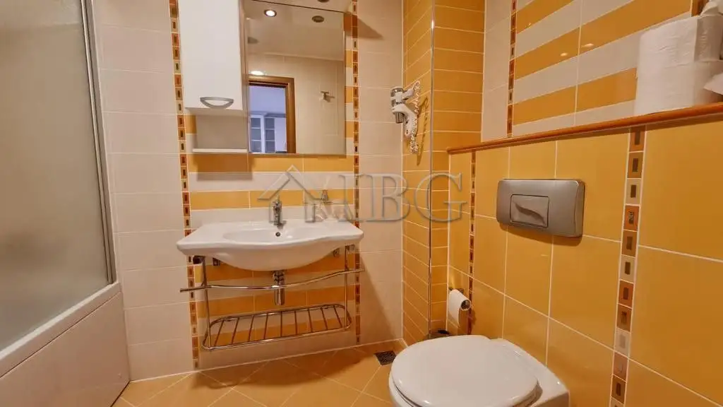 Flat 131m² in Bulgaria, Ravda. Priced at 180000€ rent photo-17