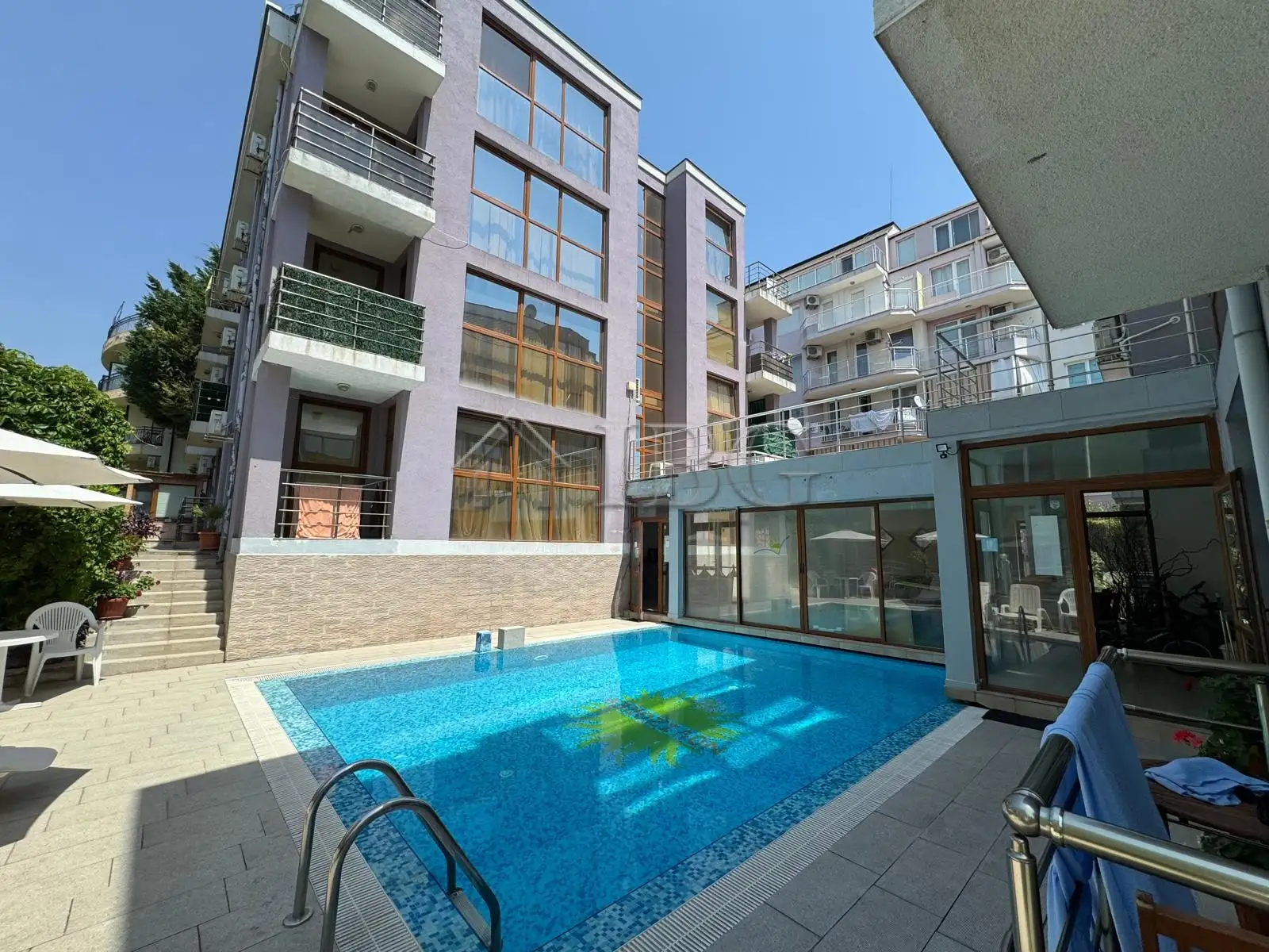 Flat 104m² in Bulgaria, Sveti Vlas. Priced at 100000€ rent photo-1