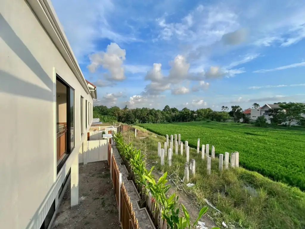 Villa 120m² in Indonesia, Kedungu. Priced at 15000$ rent photo-3