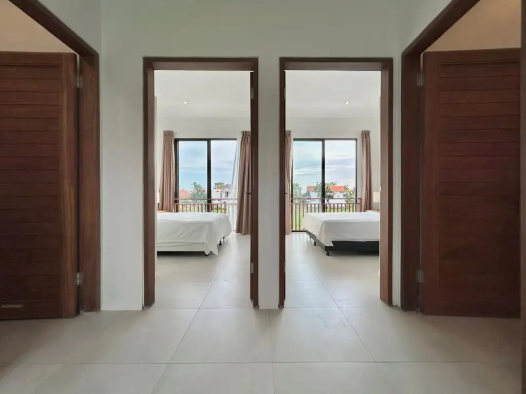 Villa 120m² in Indonesia, Kedungu. Priced at 15000$ rent photo-5