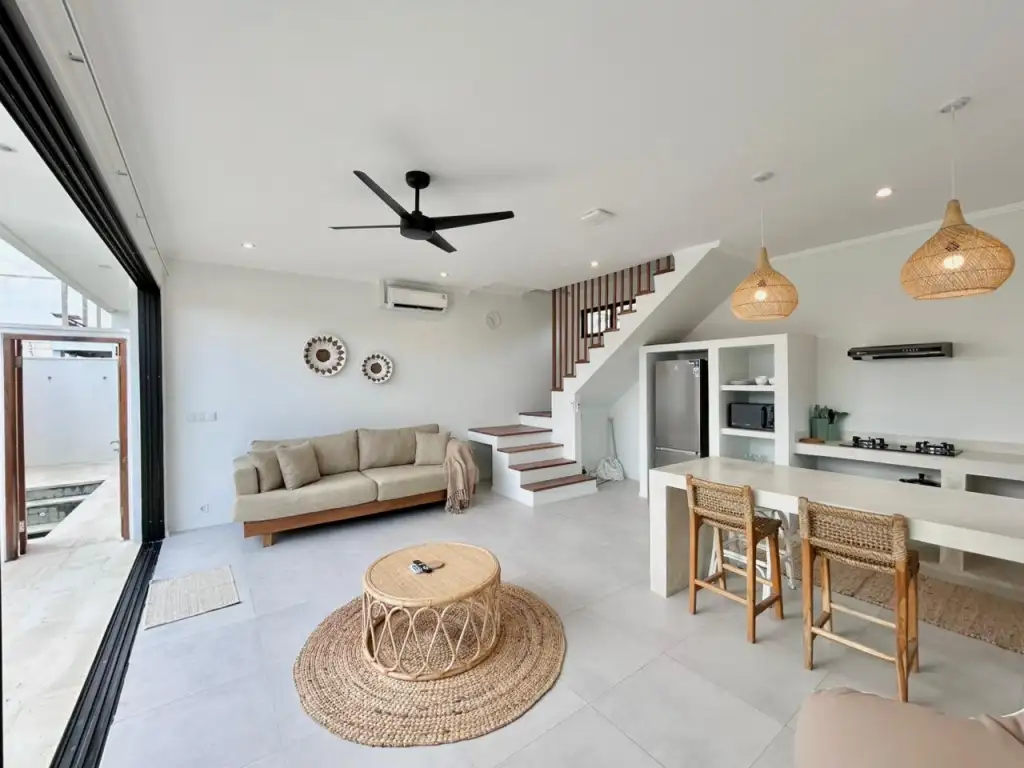 Villa 120m² in Indonesia, Kedungu. Priced at 15000$ rent photo-10