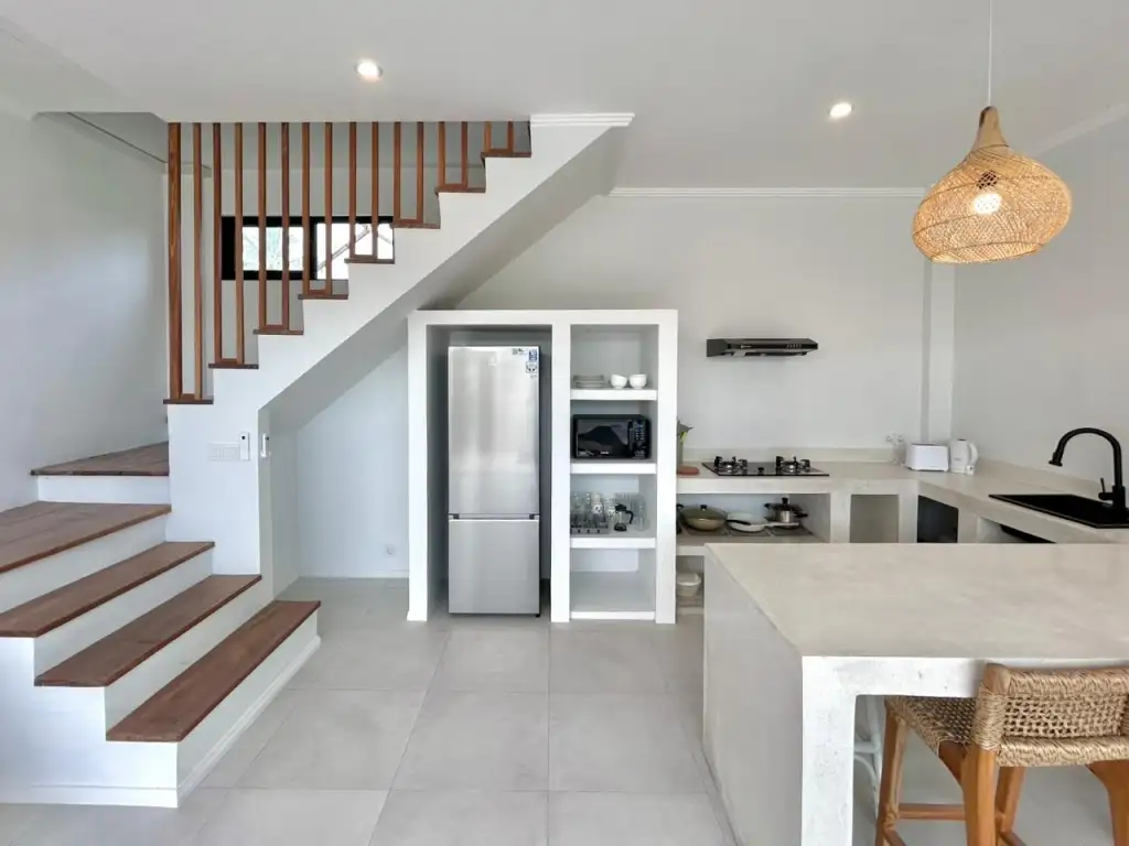 Villa 120m² in Indonesia, Kedungu. Priced at 15000$ rent photo-13